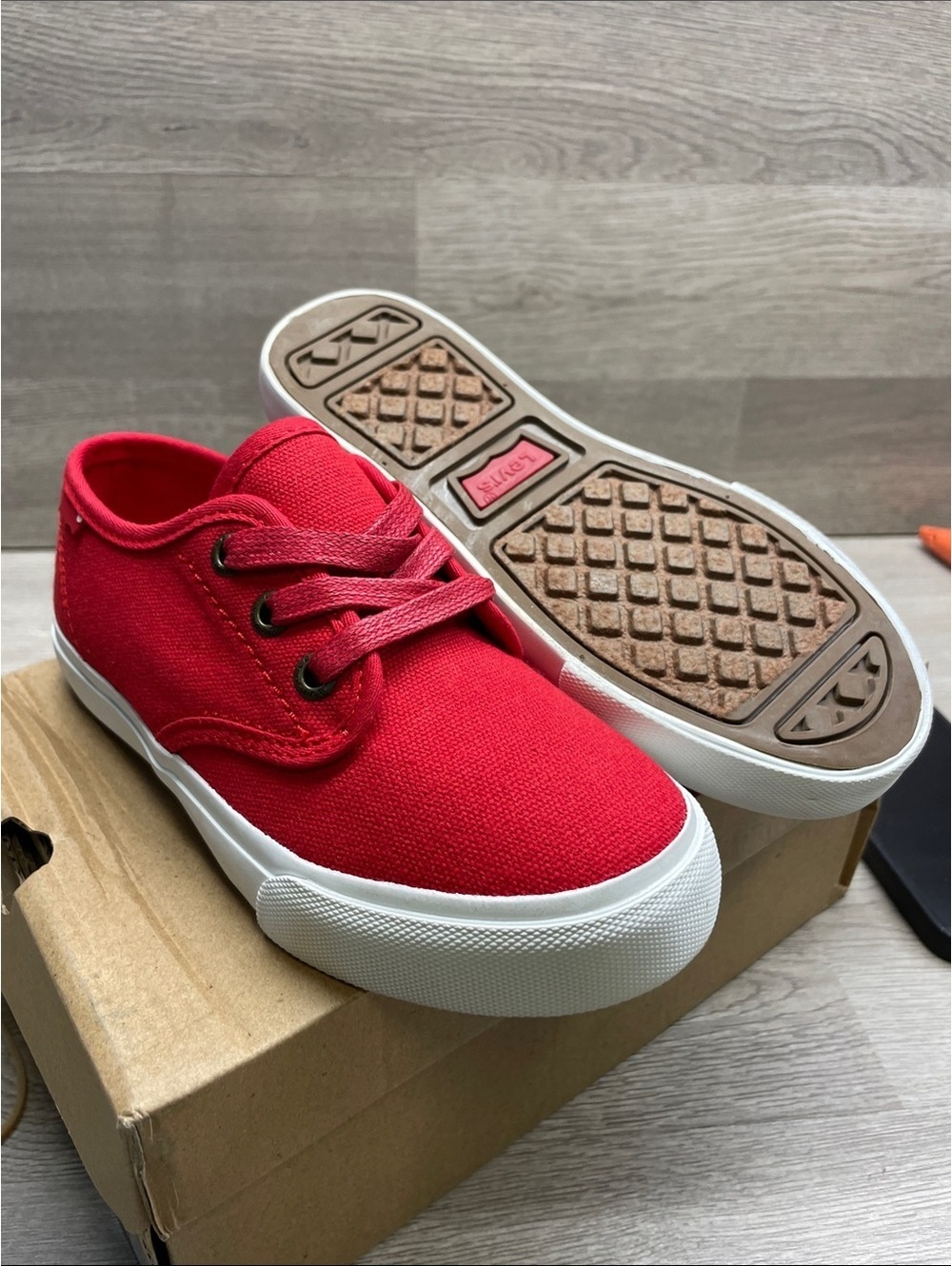 Levi's Red Canvas Kids Low-Top Lace Sneakers #920